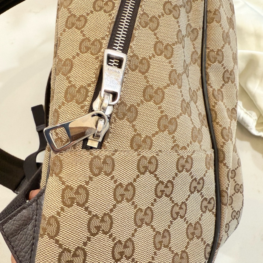 Gucci Tan and Brown Monogram Bag - Picture 4 of 9